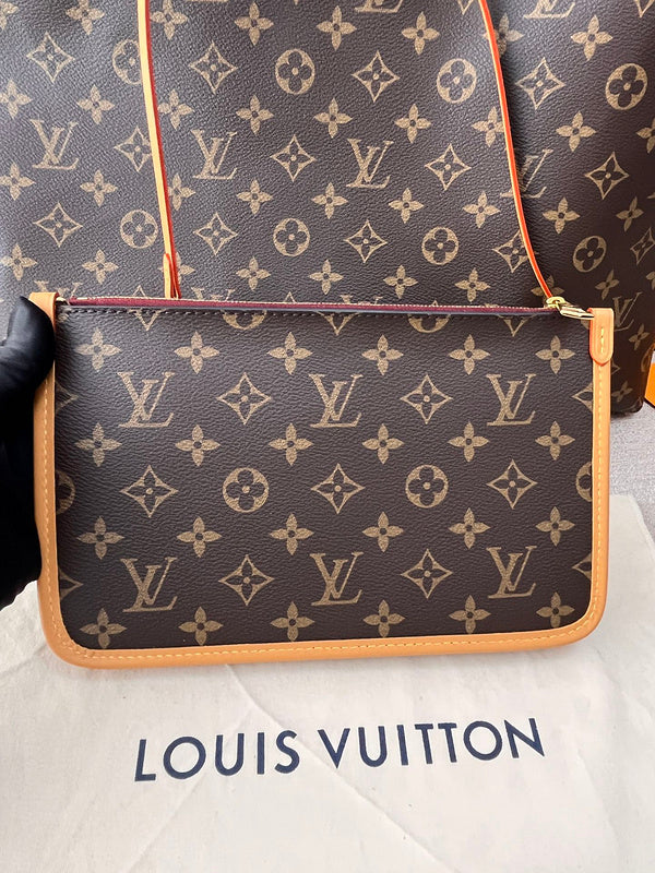 Franco Shops - Louis Vuittons  - 15841