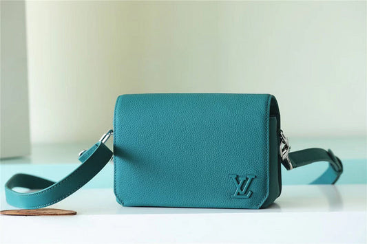 Franco Shops - Louis Vuittons  - 9915