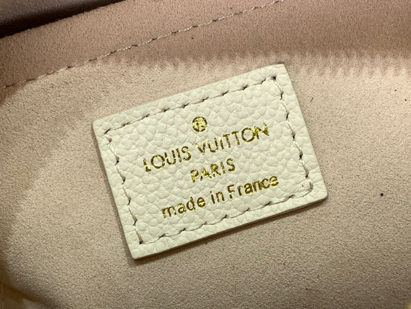 Franco Shops - Louis Vuittons  - 15820