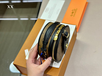 Franco Shops - Louis Vuittons  - 15042