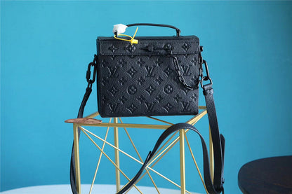 Franco Shops - Louis Vuittons  - 10107