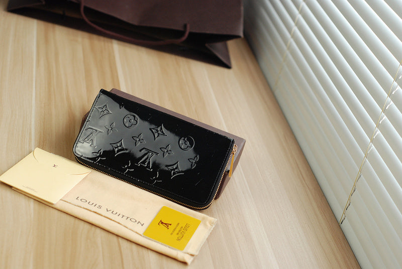 Franco Shops - Louis Vuittons  - 9408
