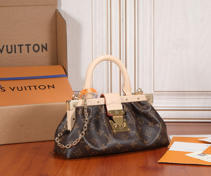 Franco Shops - Louis Vuittons  - 15718