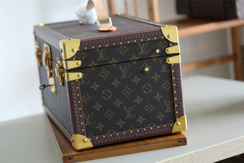 Franco Shops - Louis Vuittons  - 9521