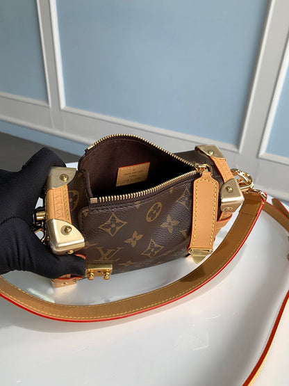 Franco Shops - Louis Vuittons  - 15404