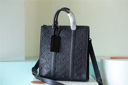 Franco Shops - Louis Vuittons  - 10022