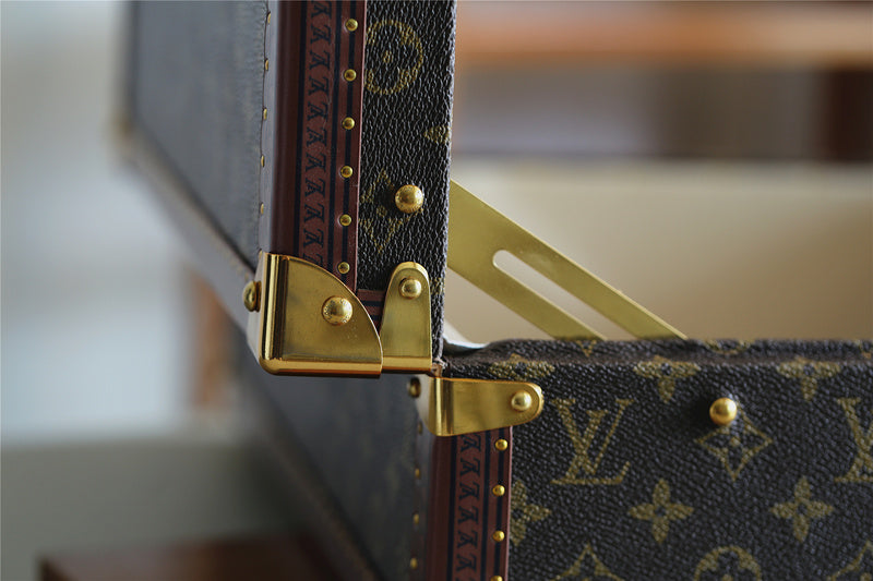 Franco Shops - Louis Vuittons  - 9516