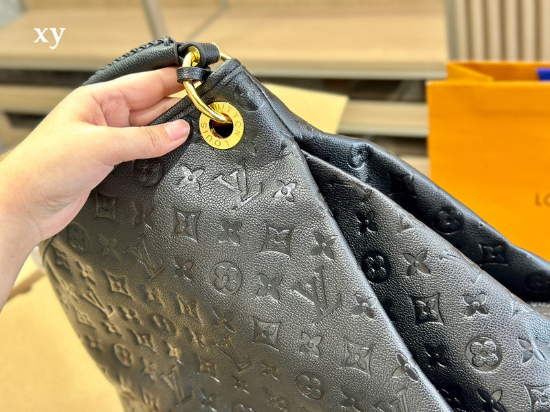 Franco Shops - Louis Vuittons  - 15008