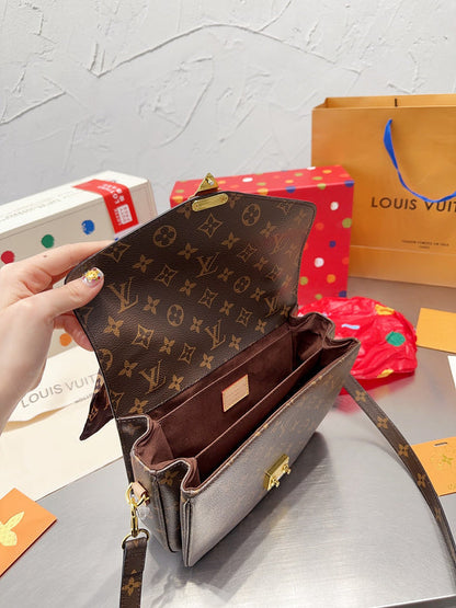 Franco Shops - Louis Vuittons  - 15059