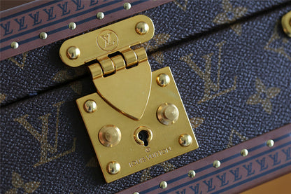 Franco Shops - Louis Vuittons  - 9552