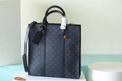 Franco Shops - Louis Vuittons  - 10023