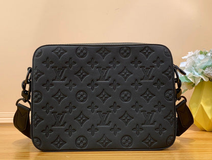 Franco Shops - Louis Vuittons  - 15291