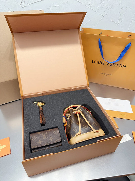 Franco Shops - Louis Vuittons  - 14882