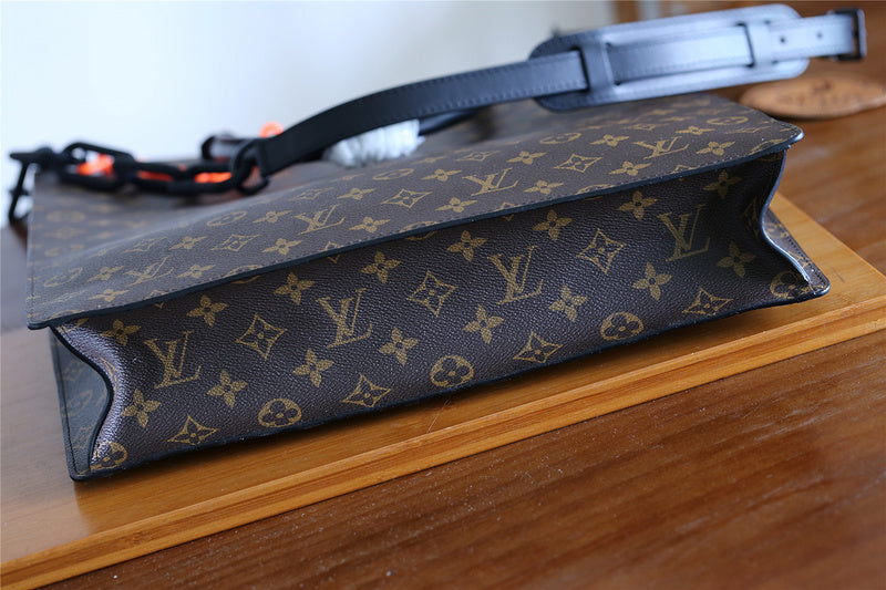 Franco Shops - Louis Vuittons  - 9846
