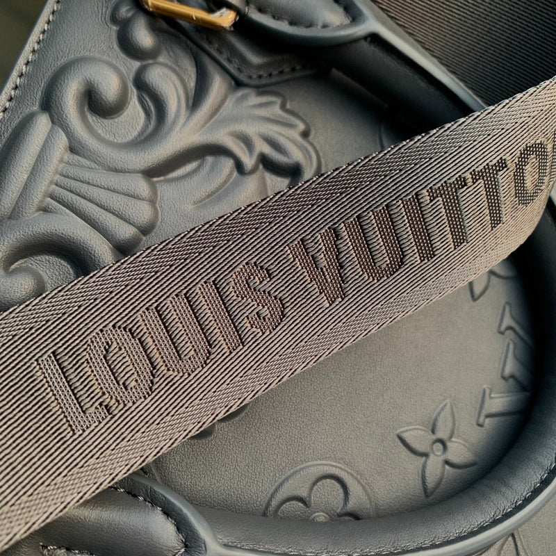 Franco Shops - Louis Vuittons  - 15323