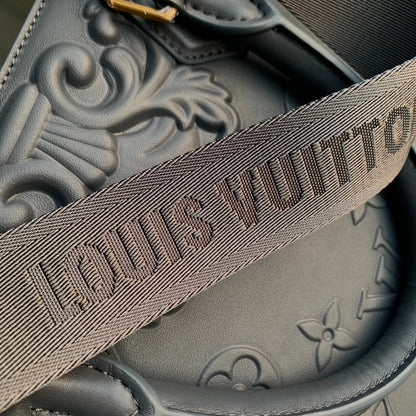 Franco Shops - Louis Vuittons  - 15323