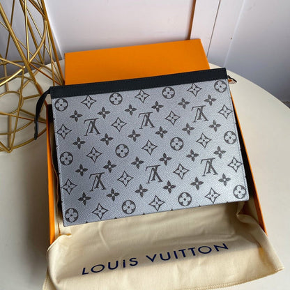 Franco Shops - Louis Vuittons  - 15555