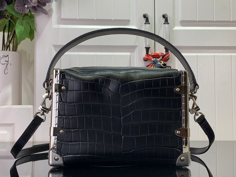 Franco Shops - Louis Vuittons  - 15219
