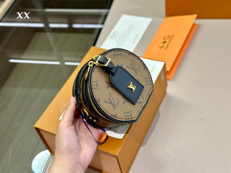 Franco Shops - Louis Vuittons  - 15042