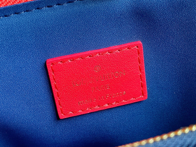 Franco Shops - Louis Vuittons  - 15722