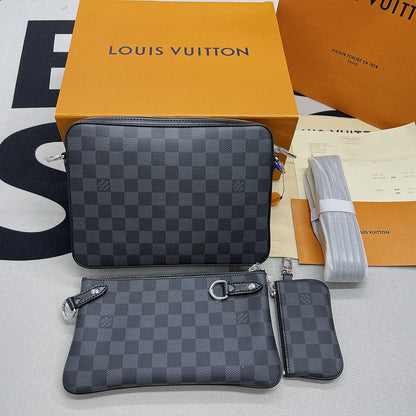 Franco Shops - Louis Vuittons  - 10058