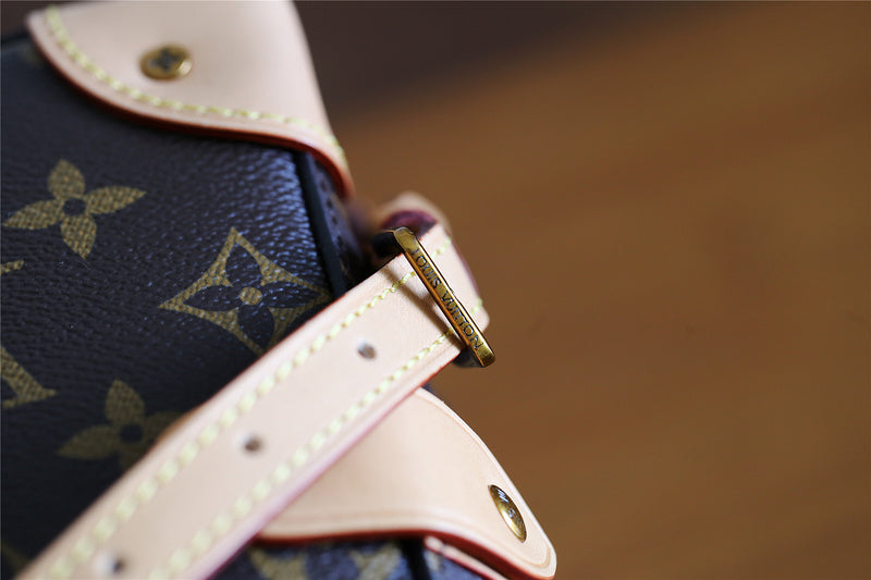 Franco Shops - Louis Vuittons  - 9728