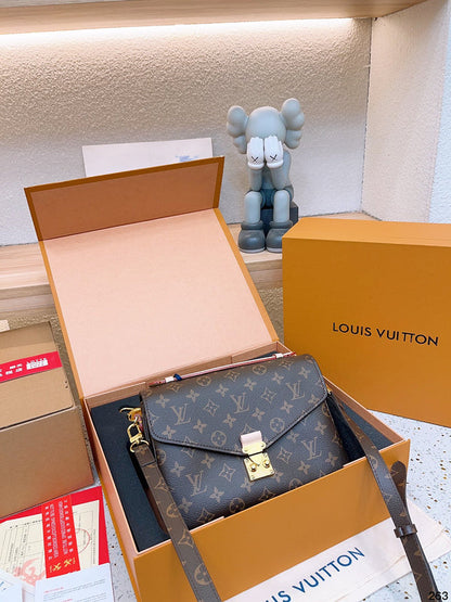 Franco Shops - Louis Vuittons  - 14974
