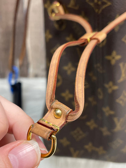 Handbag Luxury Designer By Louis Vuitton  Size: Medium