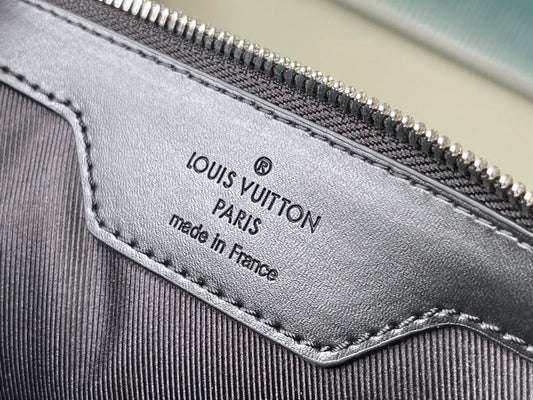 Franco Shops - Louis Vuittons  - 15751
