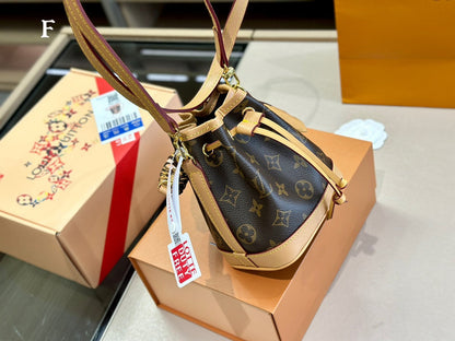 Franco Shops - Louis Vuittons  - 15017