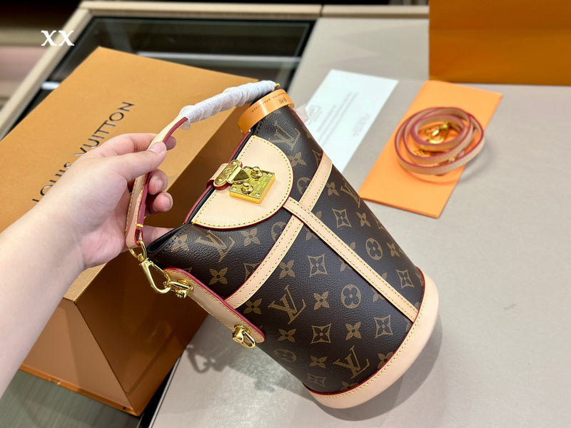 Franco Shops - Louis Vuittons  - 15044