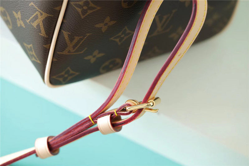Franco Shops - Louis Vuittons  - 9435