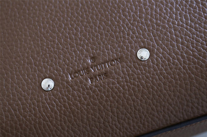 Franco Shops - Louis Vuittons  - 9877