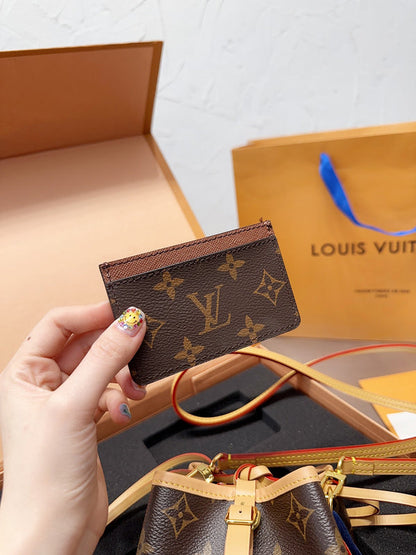 Franco Shops - Louis Vuittons  - 15023