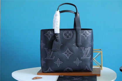 Franco Shops - Louis Vuittons  - 9822
