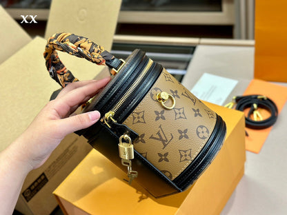 Franco Shops - Louis Vuittons  - 15045