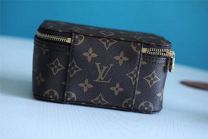 Franco Shops - Louis Vuittons  - 9204
