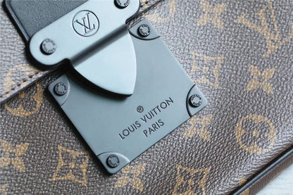 Franco Shops - Louis Vuittons  - 10096