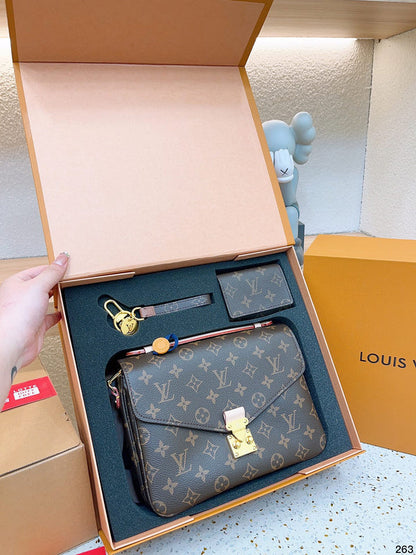 Franco Shops - Louis Vuittons  - 14974