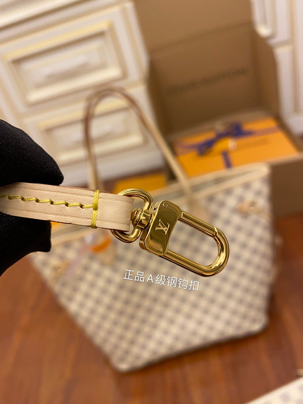Franco Shops - Louis Vuittons  - 15546