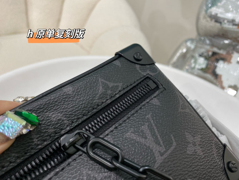 Franco Shops - Louis Vuittons  - 15074