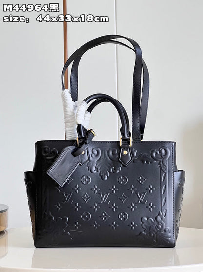 Franco Shops - Louis Vuittons  - 15438