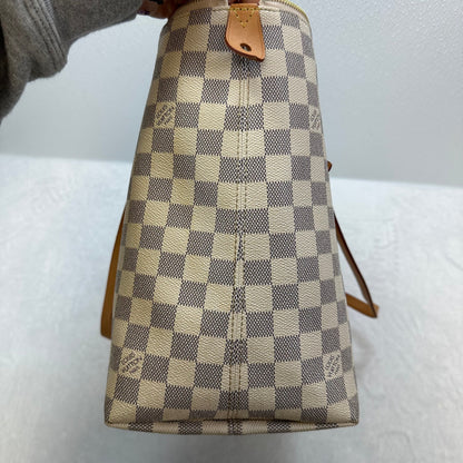 Handbag Designer By Louis Vuitton  Size: Large