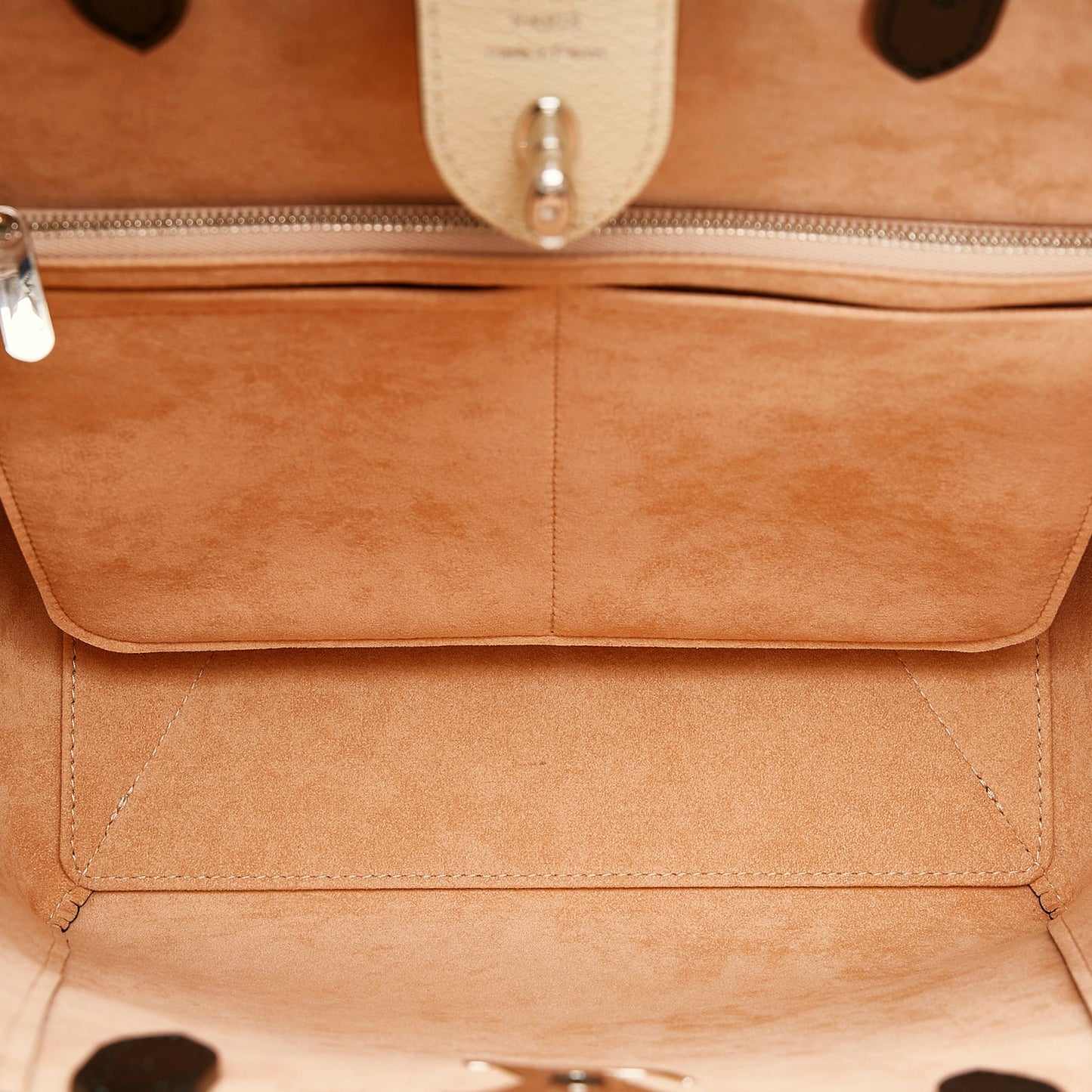 LOUIS VUITTON Lockme Cabas White