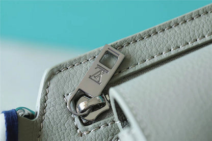 Franco Shops - Louis Vuittons  - 9983