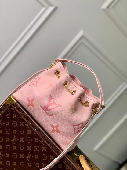 Franco Shops - Louis Vuittons  - 15367