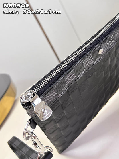 Franco Shops - Louis Vuittons  - 15375