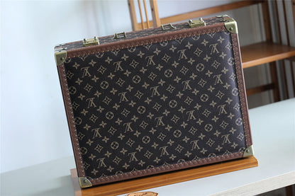 Franco Shops - Louis Vuittons  - 9520