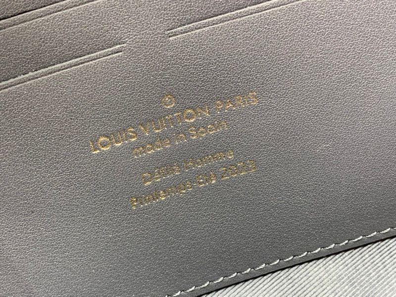 Franco Shops - Louis Vuittons  - 15247