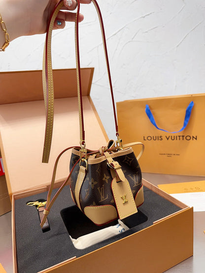 Franco Shops - Louis Vuittons  - 15023